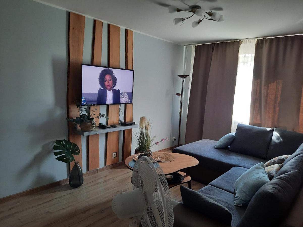 Cosy Home 10 Min From City Center 塔林 外观 照片